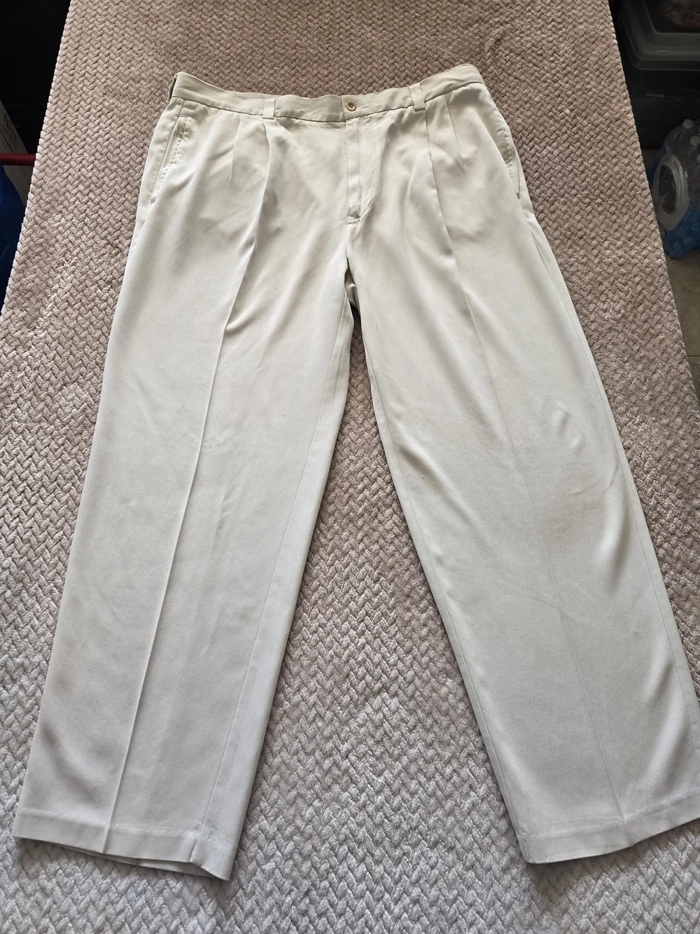 Tommy Bahama 40x30 100% Silk Ivory Pleated Pants